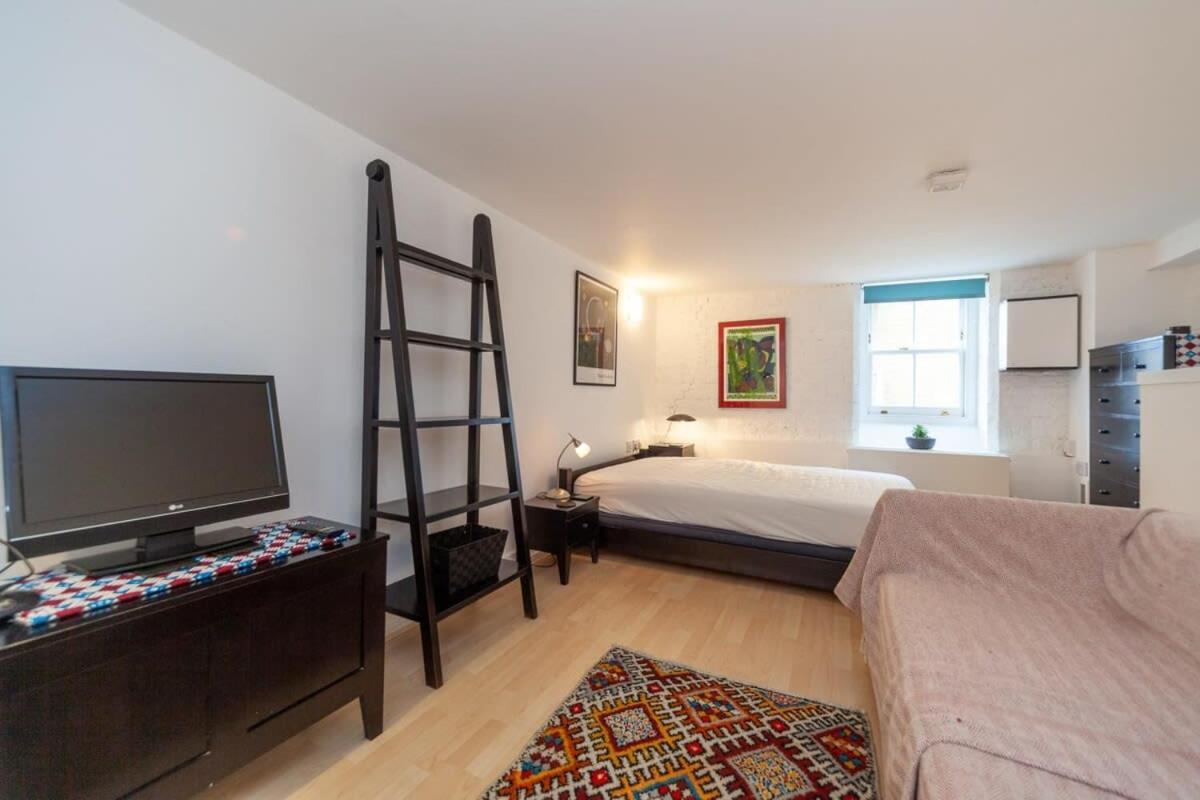 Charming 1 Bedroom Apartment In Old School House London Bagian luar foto