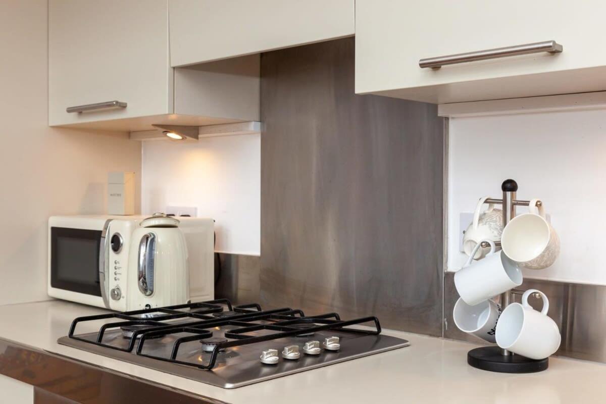 Charming 1 Bedroom Apartment In Old School House London Bagian luar foto