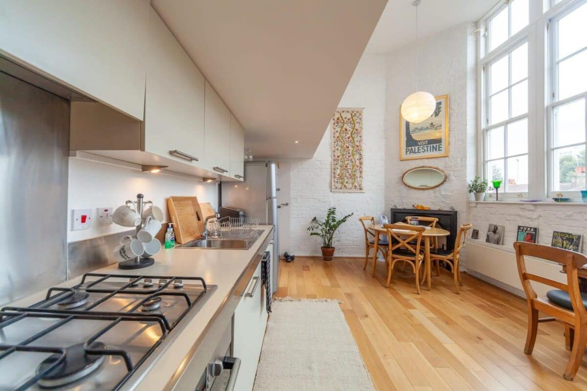 Charming 1 Bedroom Apartment In Old School House London Bagian luar foto